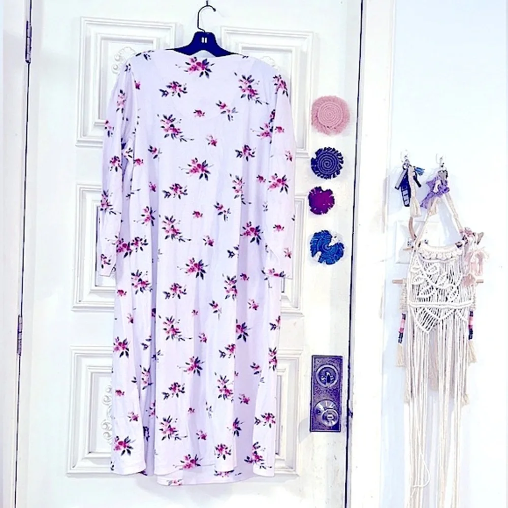 Vintage:Cozy Sweet Pink Floral Print Long Sleeve Nightgown By “Earth Angel’s” LG